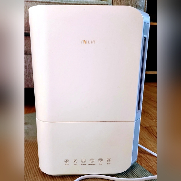 Eaasok Humidifier & Diffuse White & Grey - Picture 1 of 7